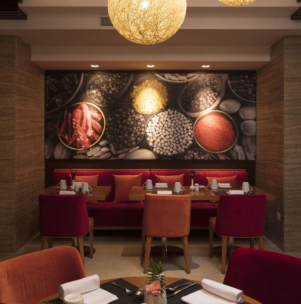 Royal Singi Hotel Katmandu Dış mekan fotoğraf