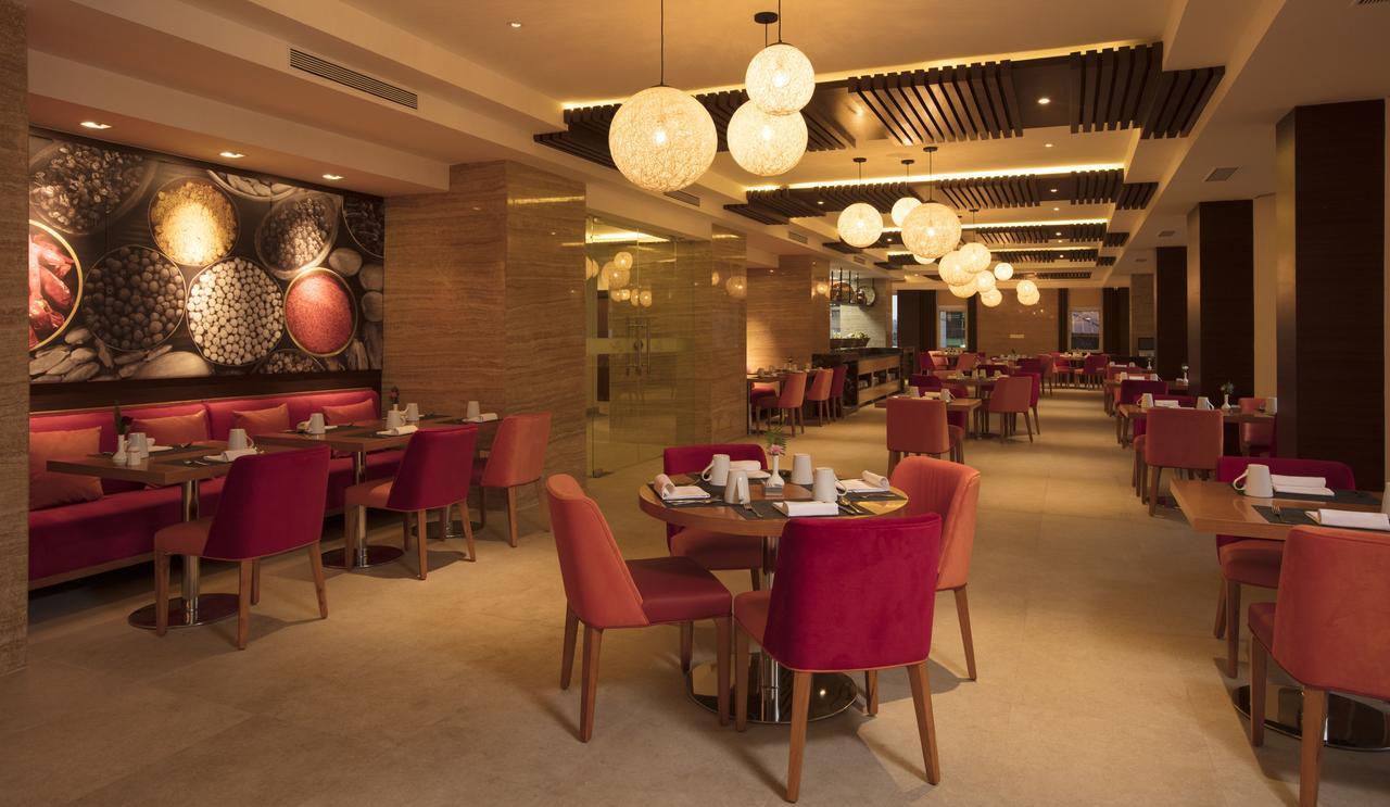 Royal Singi Hotel Katmandu Dış mekan fotoğraf