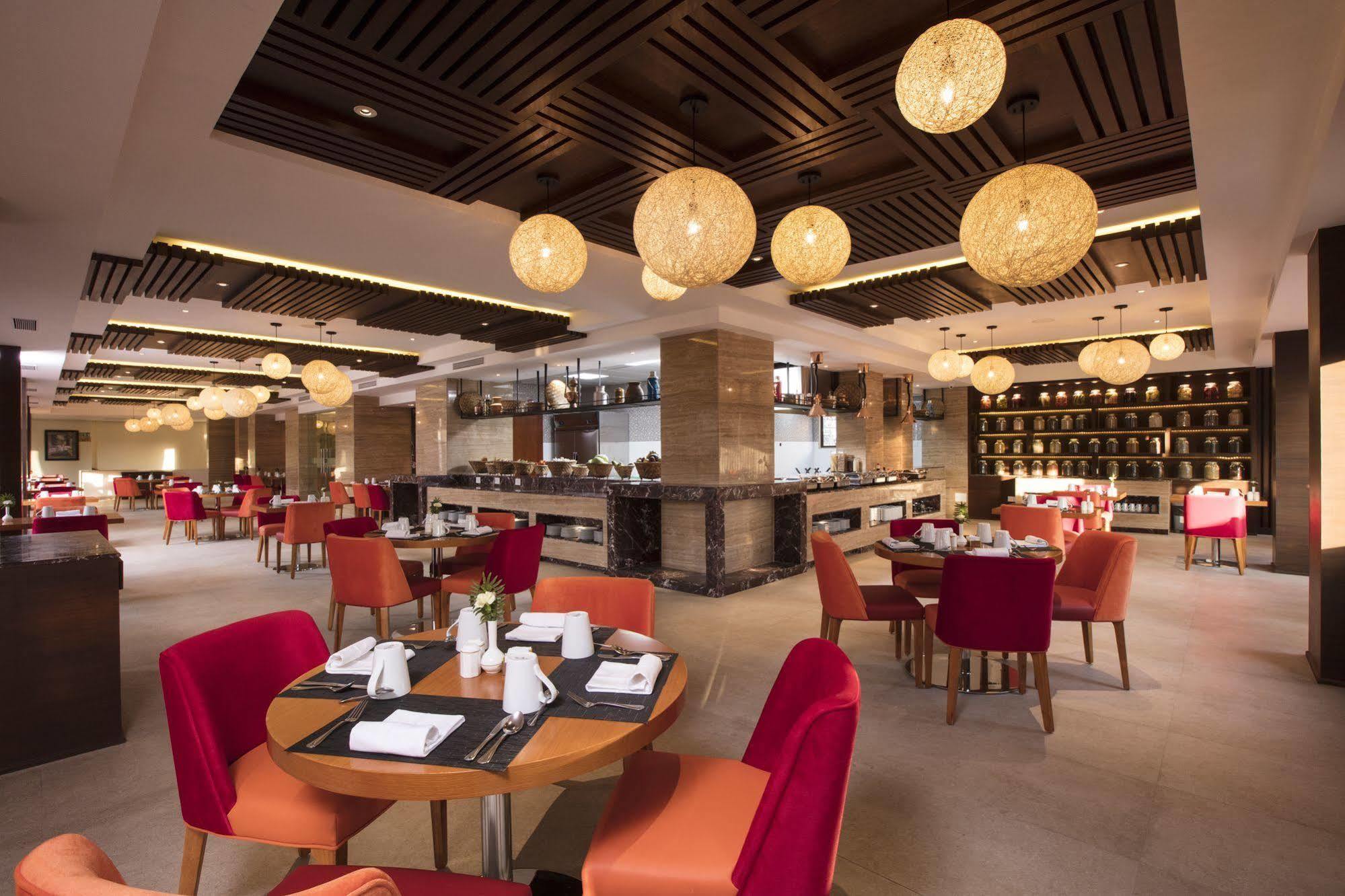 Royal Singi Hotel Katmandu Dış mekan fotoğraf
