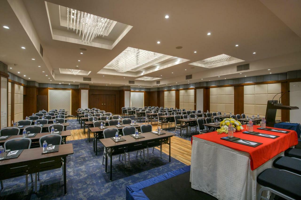 Royal Singi Hotel Katmandu Dış mekan fotoğraf